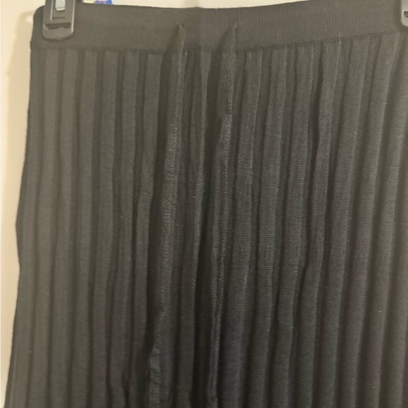 NWT Sm Black Sleeveless Ribbed top and bottom skirt (KLWCJFFF) - Picture 4 of 14